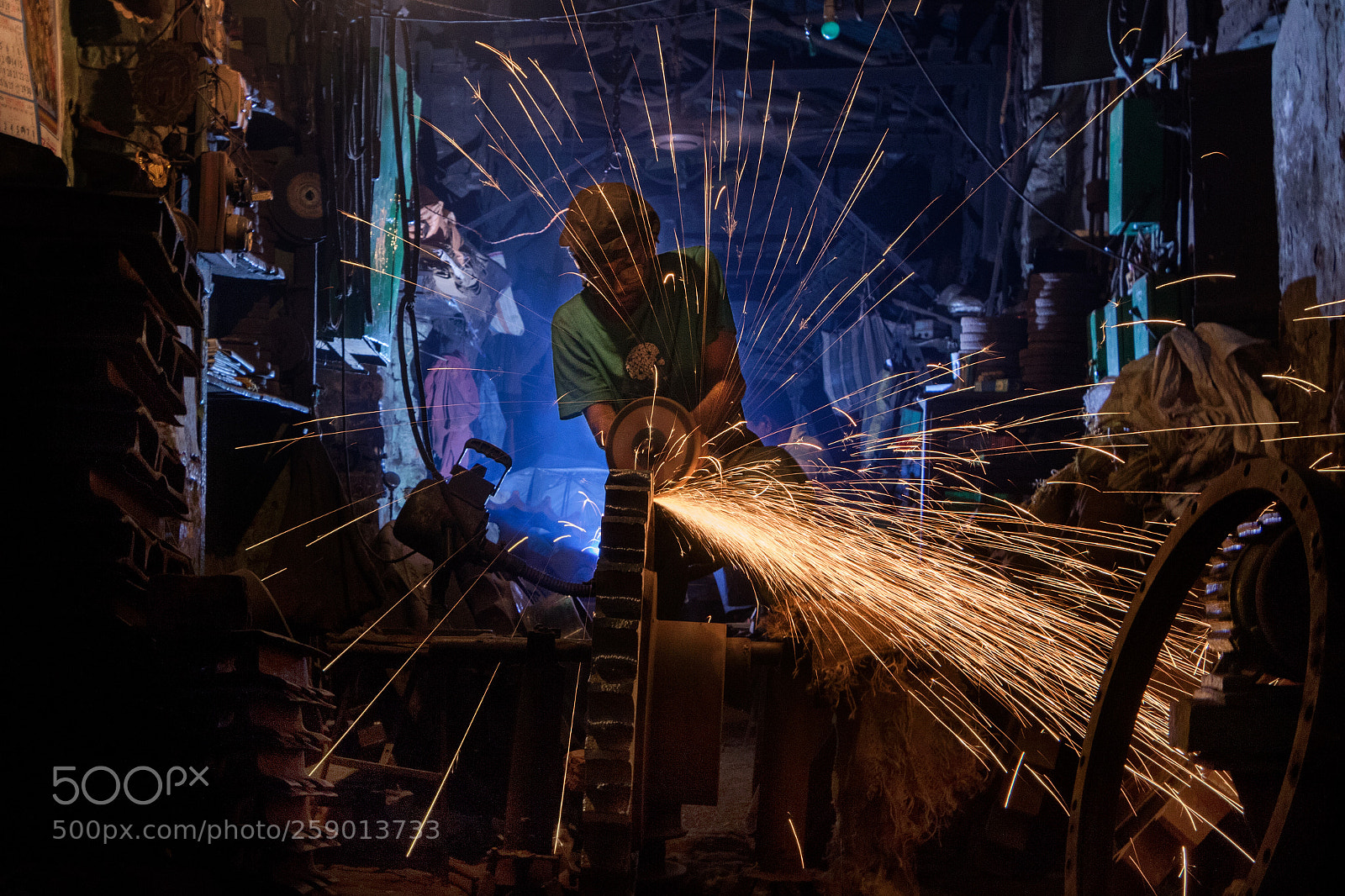 Canon EOS 7D Mark II sample photo. Onduty worker photography