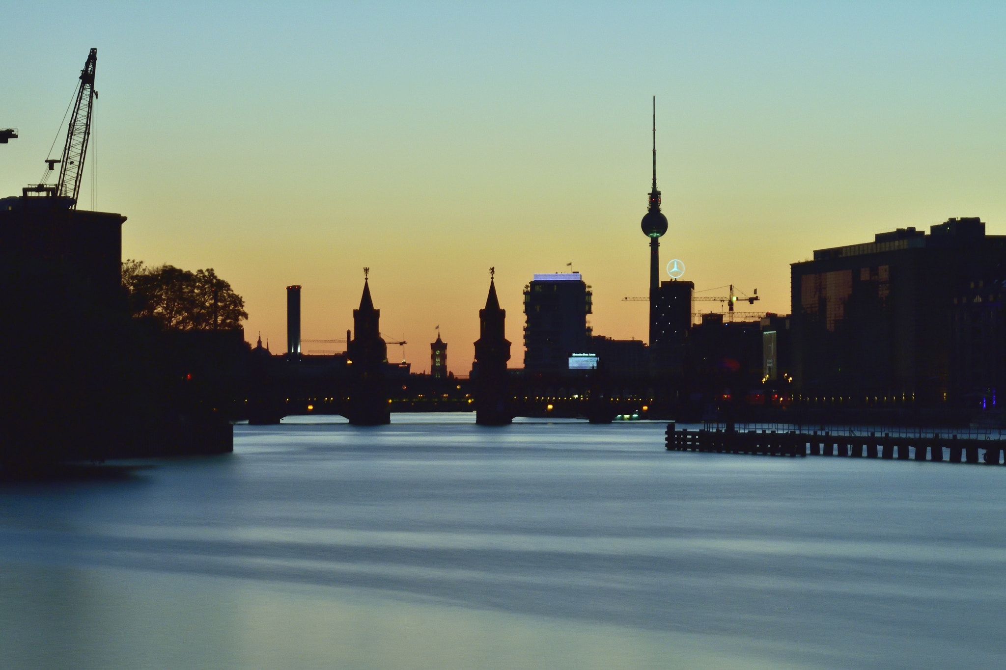 Nikon AF-S Nikkor 70-200mm F2.8G ED VR II sample photo. Berlin sunset photography