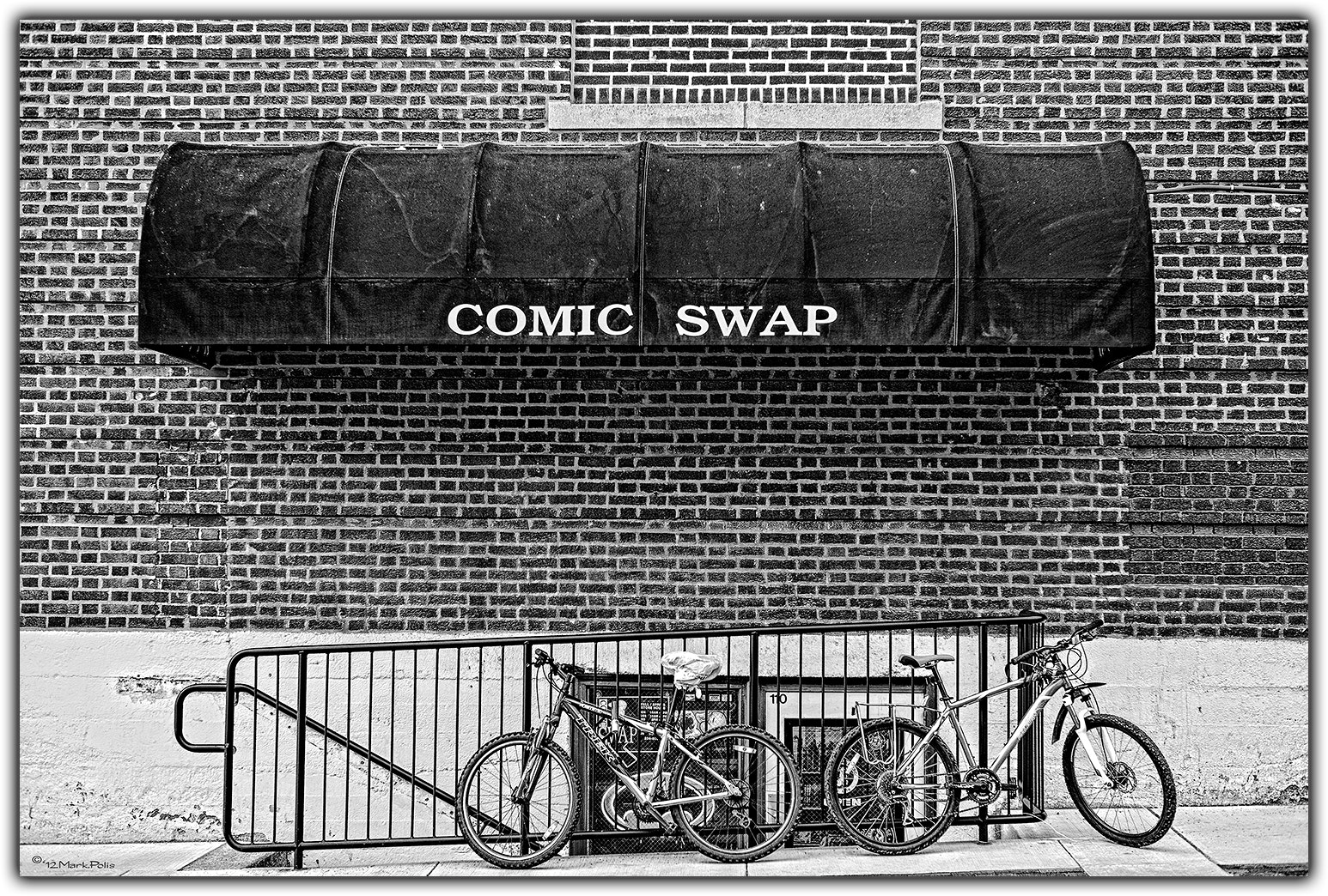 Leica M9 sample photo. Comic swap mono photography