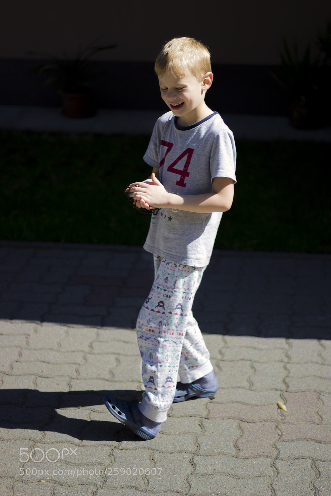 Canon EOS 600D (Rebel EOS T3i / EOS Kiss X5) sample photo. Walkin on sunshine.... photography