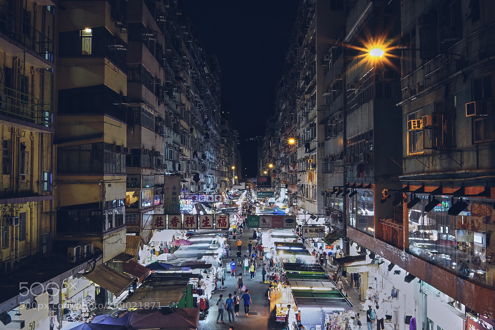 Sony a7 III sample photo. The night street photography