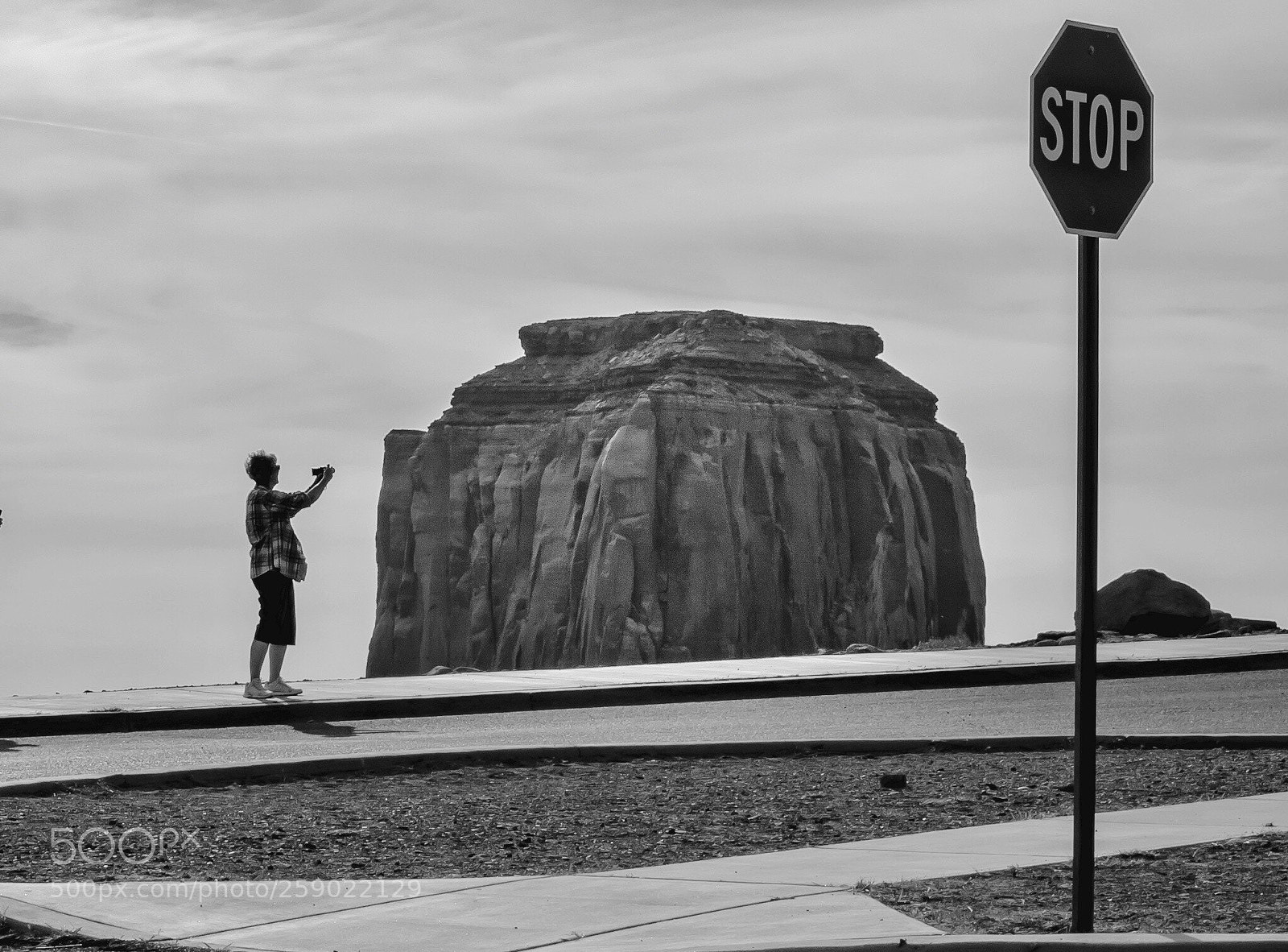 Olympus OM-D E-M5 II sample photo. Monument valley tourist photography