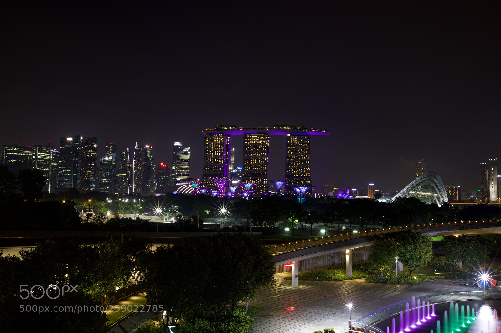 Canon EOS 5D Mark IV sample photo. Colourful night photography