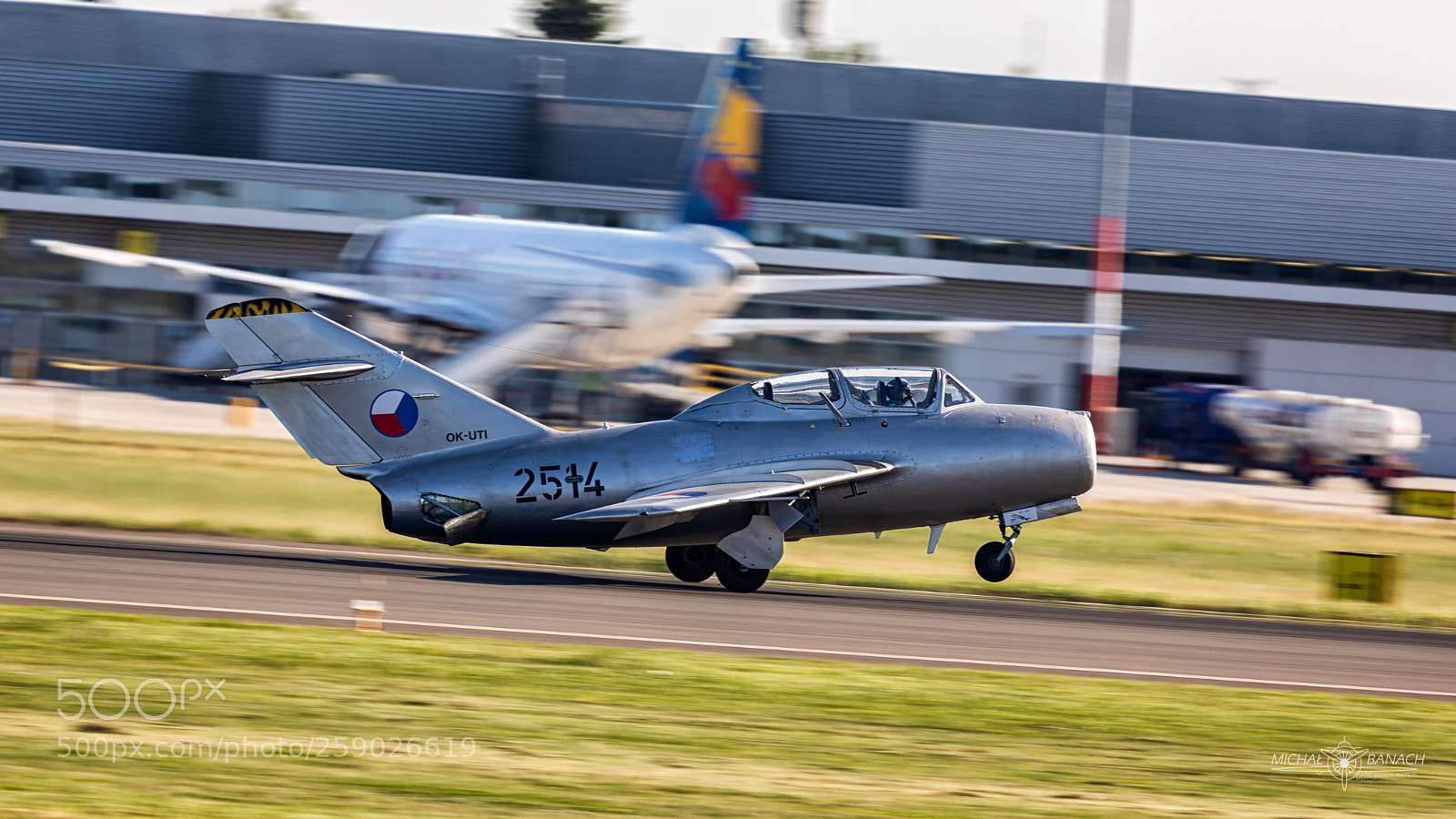 Canon EOS 5D Mark IV sample photo. Mig-15uti photography