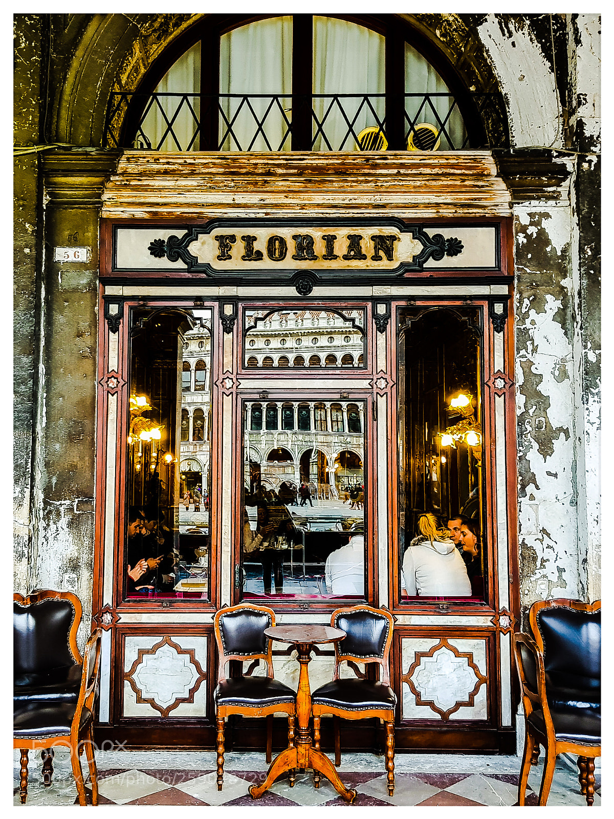 Samsung Galaxy S8 sample photo. Coffee house photography