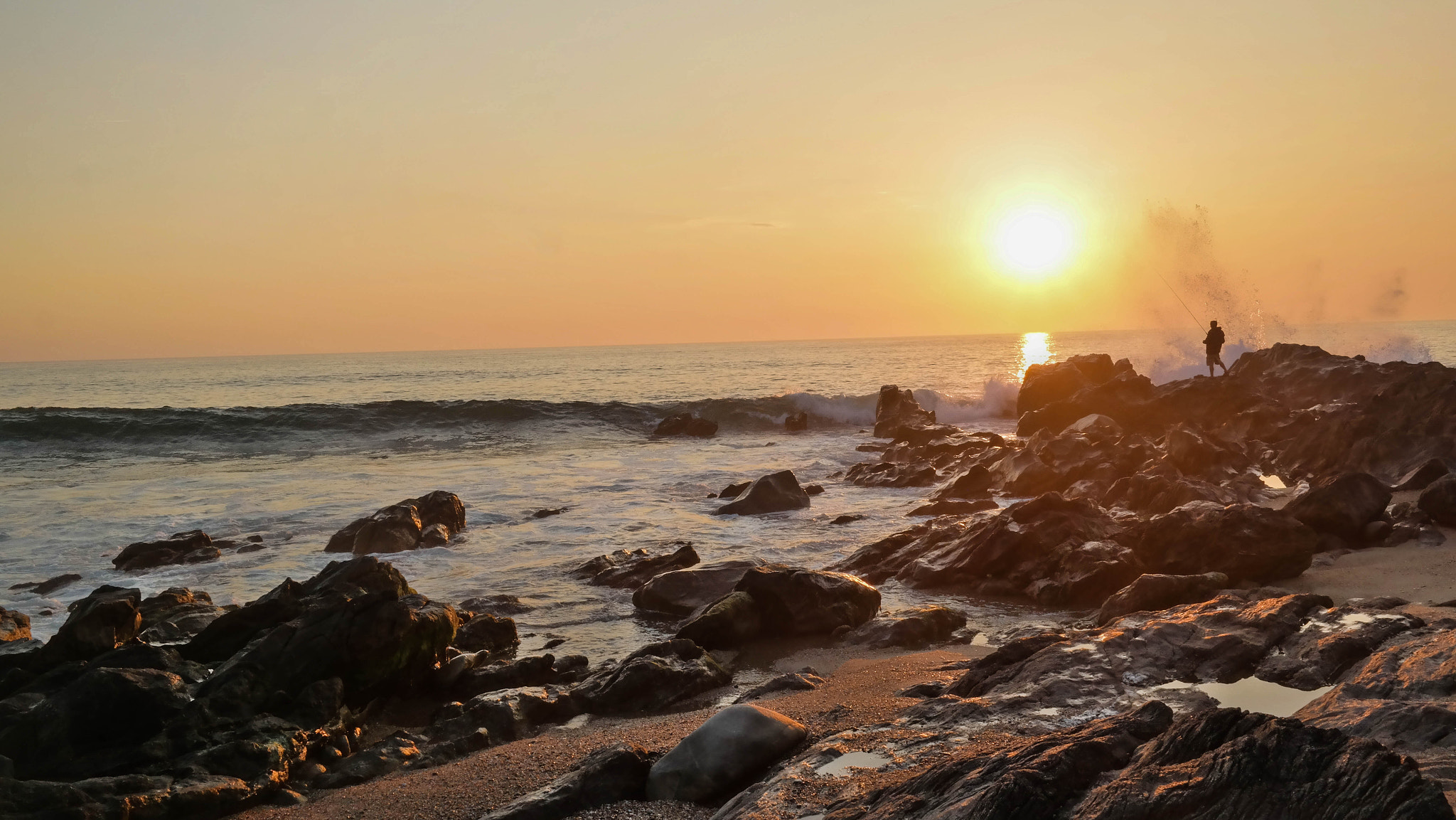Samsung NX300M sample photo. Sunset at rock point photography