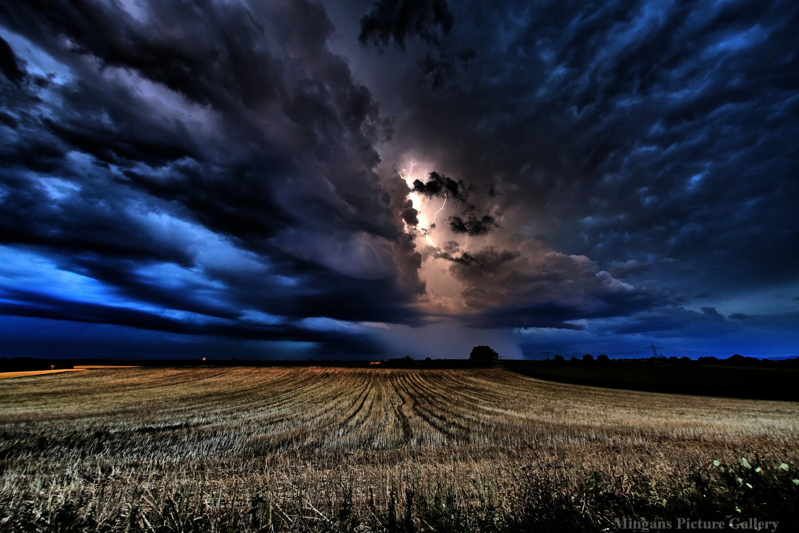 Sigma 15mm F2.8 EX DG Diagonal Fisheye sample photo. Thunderstorm photography