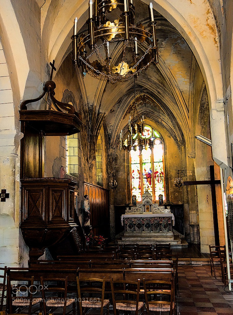 Sony Cyber-shot DSC-RX100 II sample photo. In the church of photography