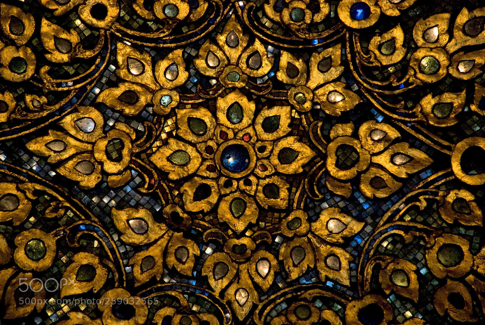 Nikon D80 sample photo. Golden ornate, buddhist temple photography