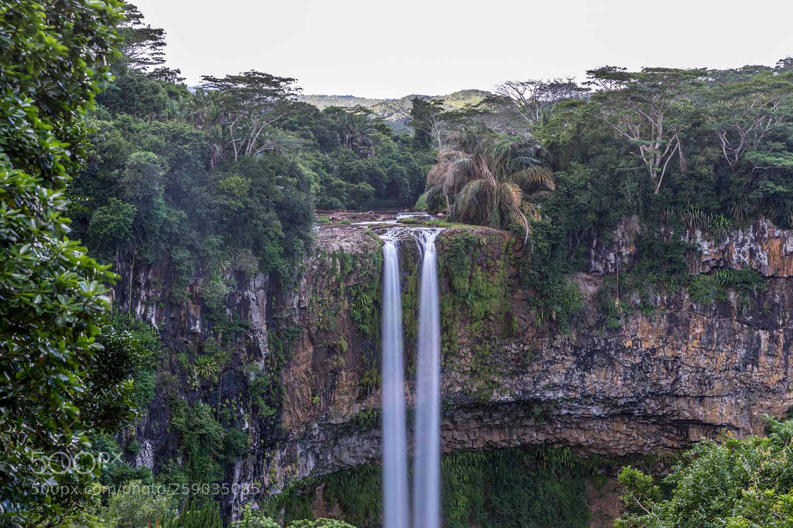 Canon EOS 5D Mark IV sample photo. The waterfall of chamarel photography