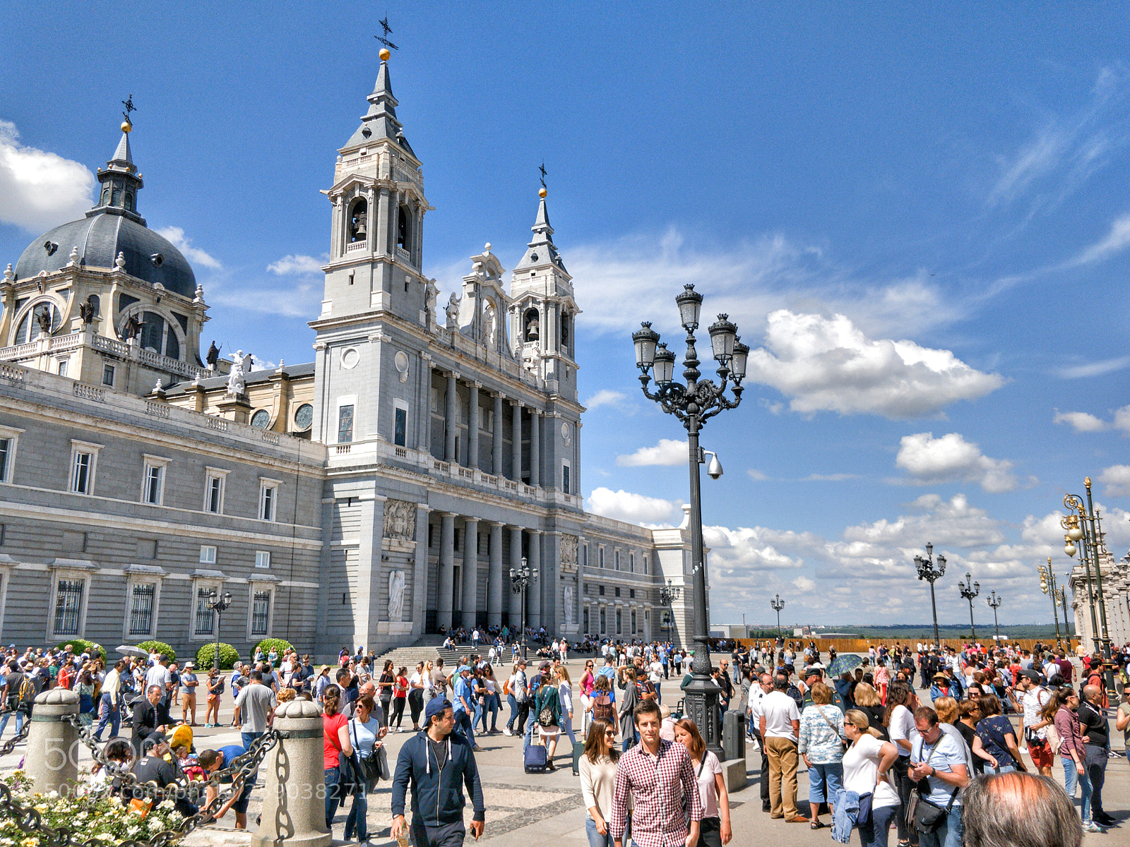 OnePlus 5T sample photo. Catedral almudena. madrid photography