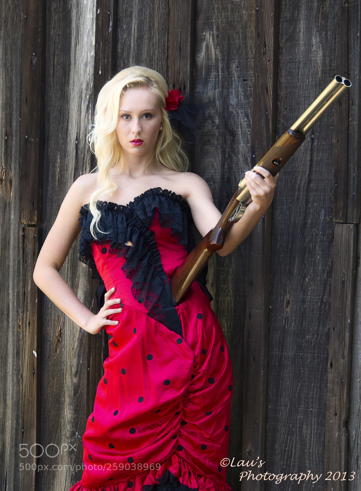 Sony Alpha DSLR-A850 sample photo. Saloon girl photography