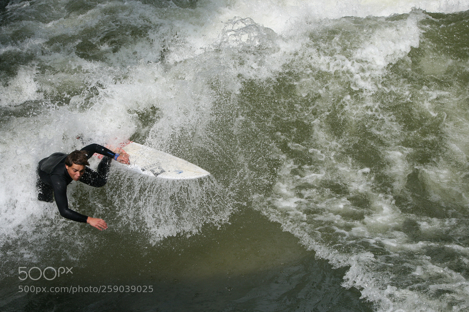 Canon EOS 400D (EOS Digital Rebel XTi / EOS Kiss Digital X) sample photo. Surfing in the canals photography