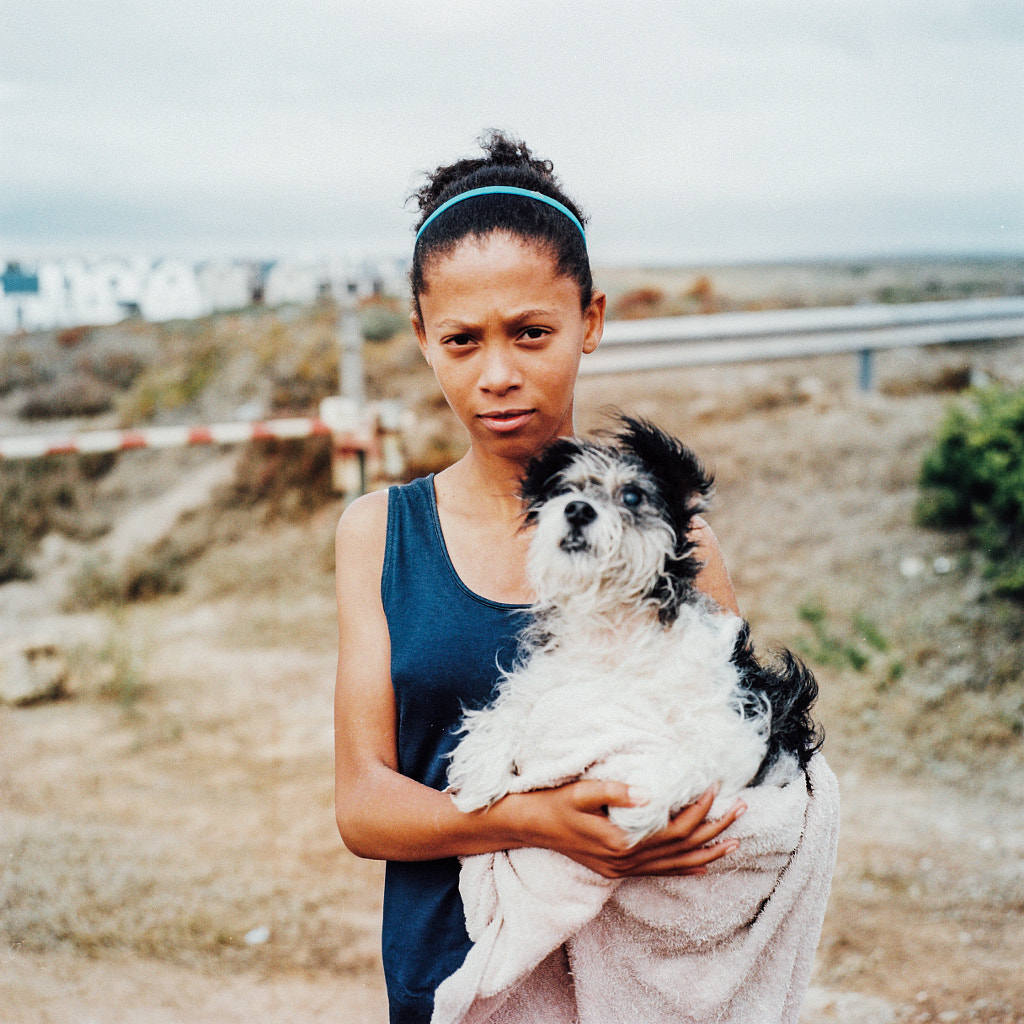 girl with her blind dog, grotto bay by Rob Hunter on 500px.com