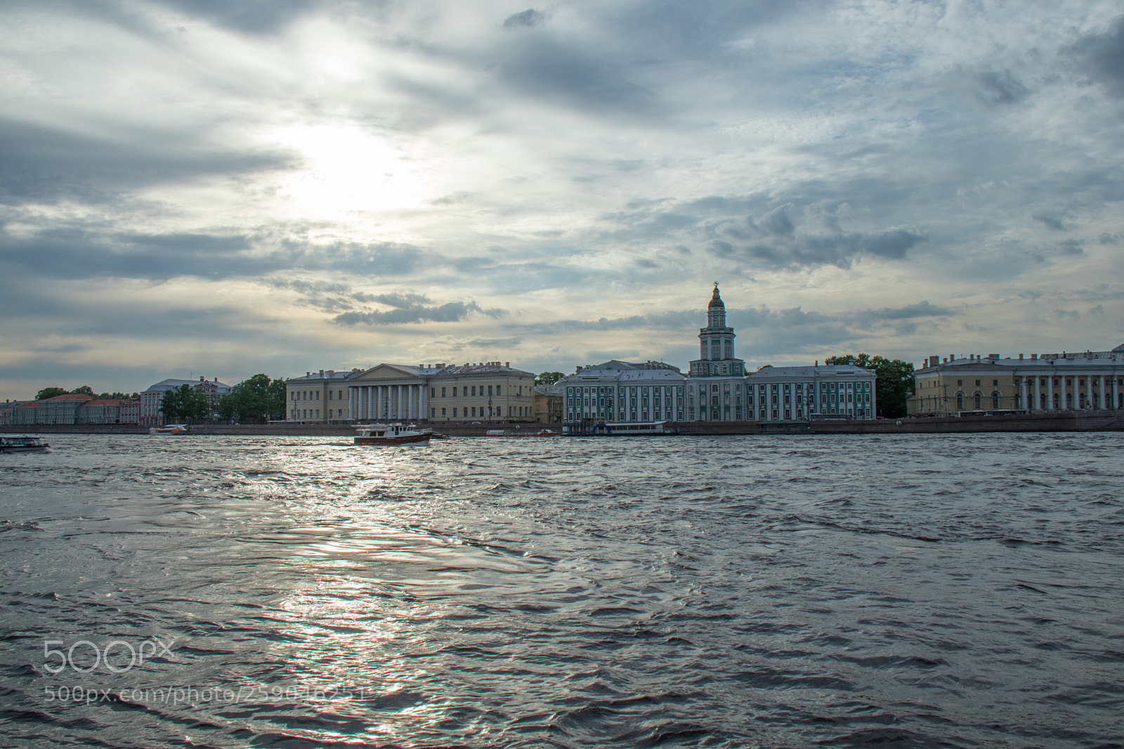 Canon EOS 800D (EOS Rebel T7i / EOS Kiss X9i) sample photo. Neva river  and kunstkamera photography