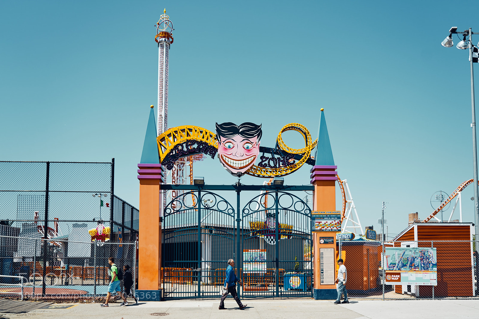 Sony a7R II sample photo. Coney island photography