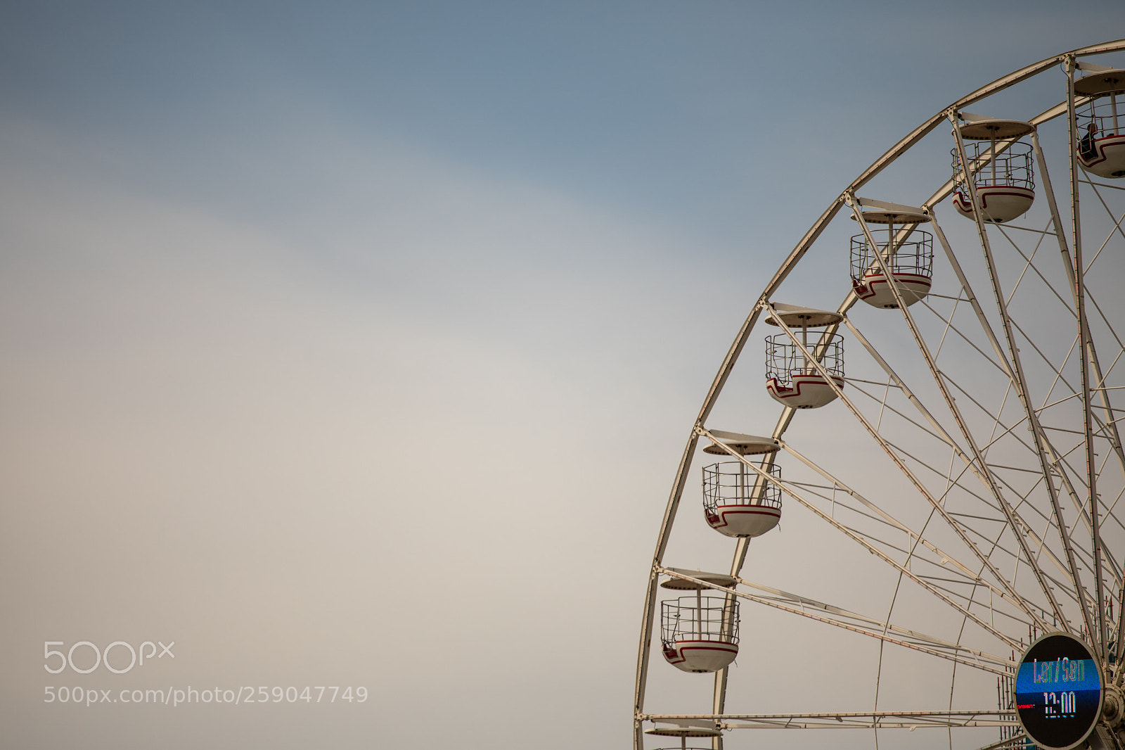 Canon EOS 5D Mark IV sample photo. Ferris wheel photography