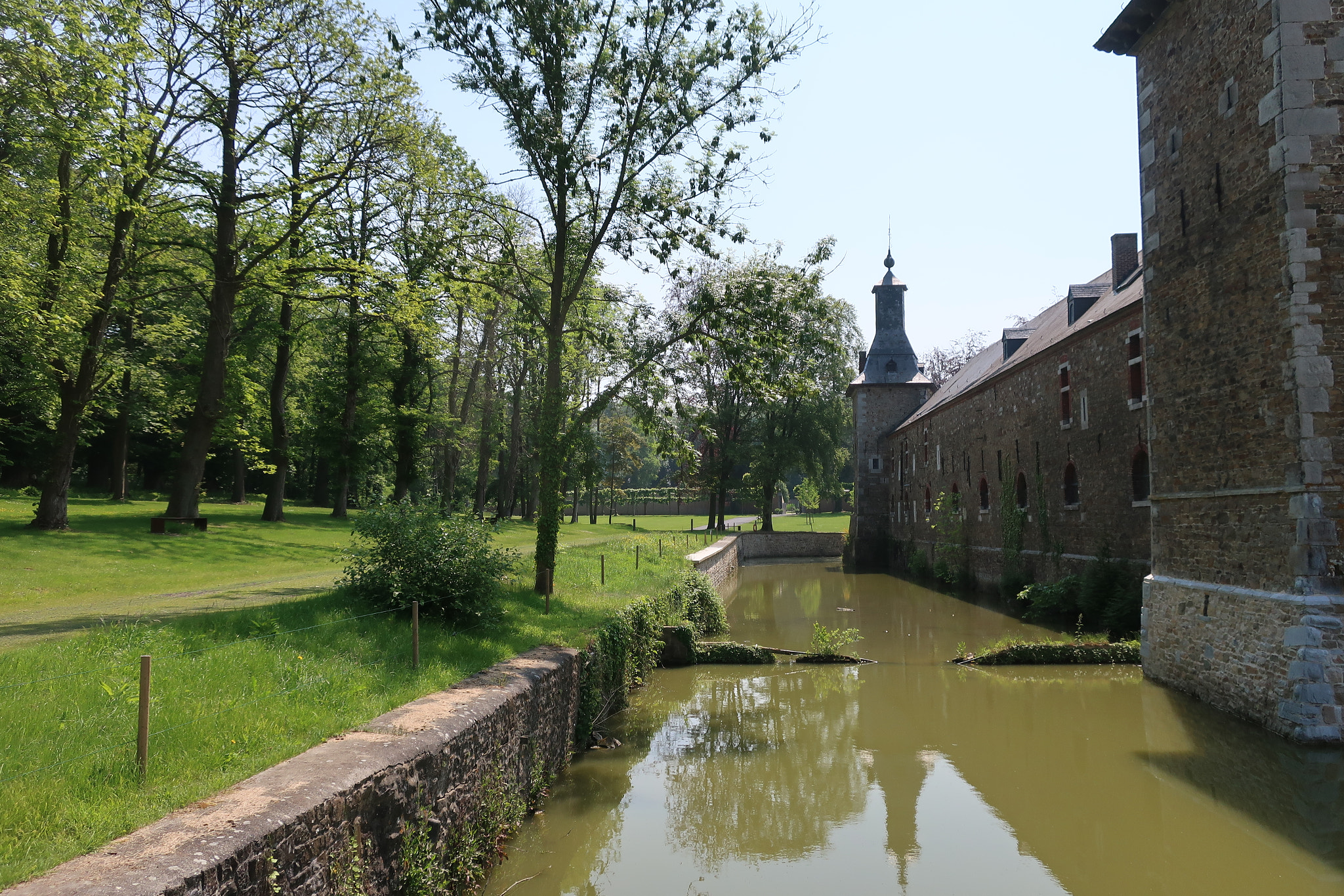 Canon PowerShot G9 X Mark II sample photo. The silent moat. photography