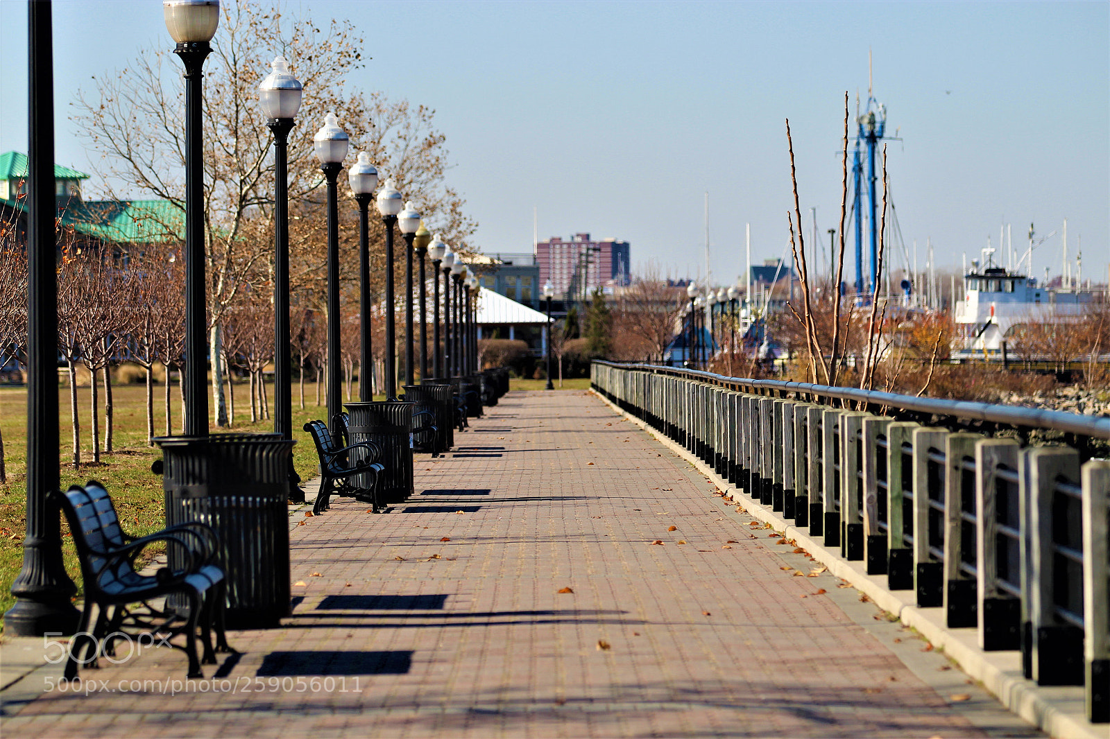 Canon EOS 1300D (EOS Rebel T6 / EOS Kiss X80) sample photo. Walkway photography