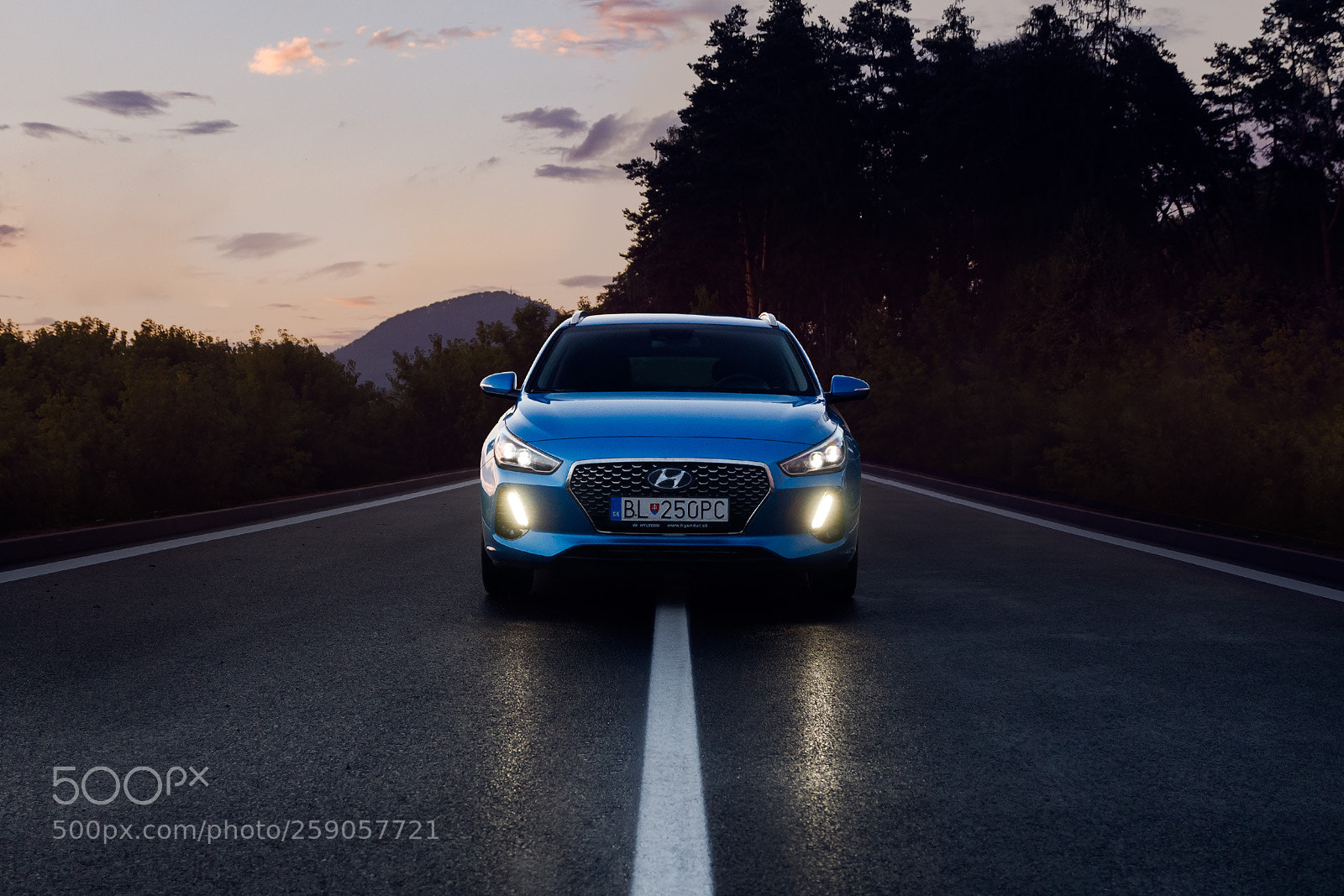 Canon EOS 100D (EOS Rebel SL1 / EOS Kiss X7) sample photo. Hyundai i30 tourer photography