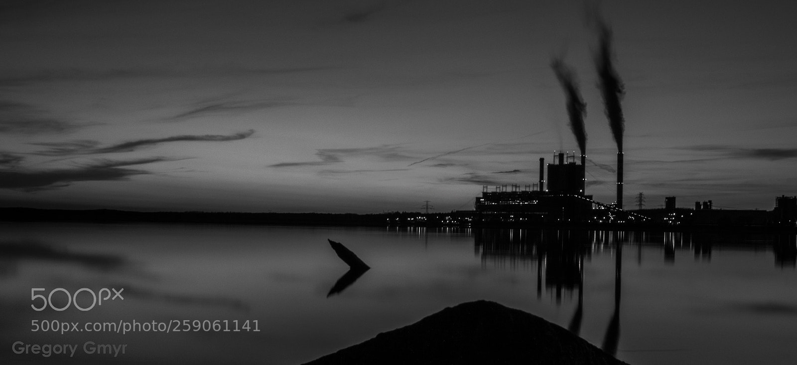 Canon EOS 550D (EOS Rebel T2i / EOS Kiss X4) sample photo. Dark lake photography
