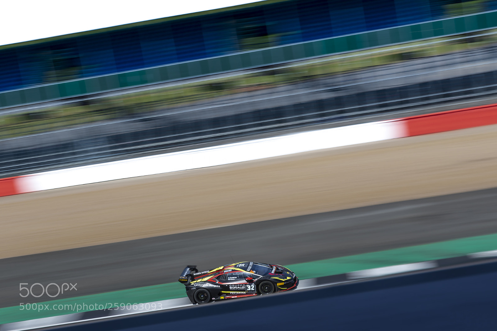 Canon EOS 7D Mark II sample photo. Lamborghini super trofeo photography