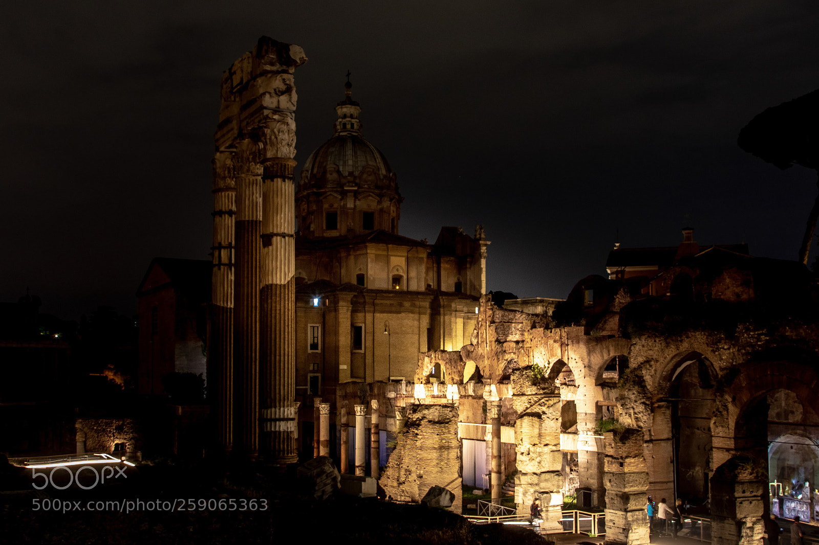 Canon EOS 7D Mark II sample photo. Roma night photography