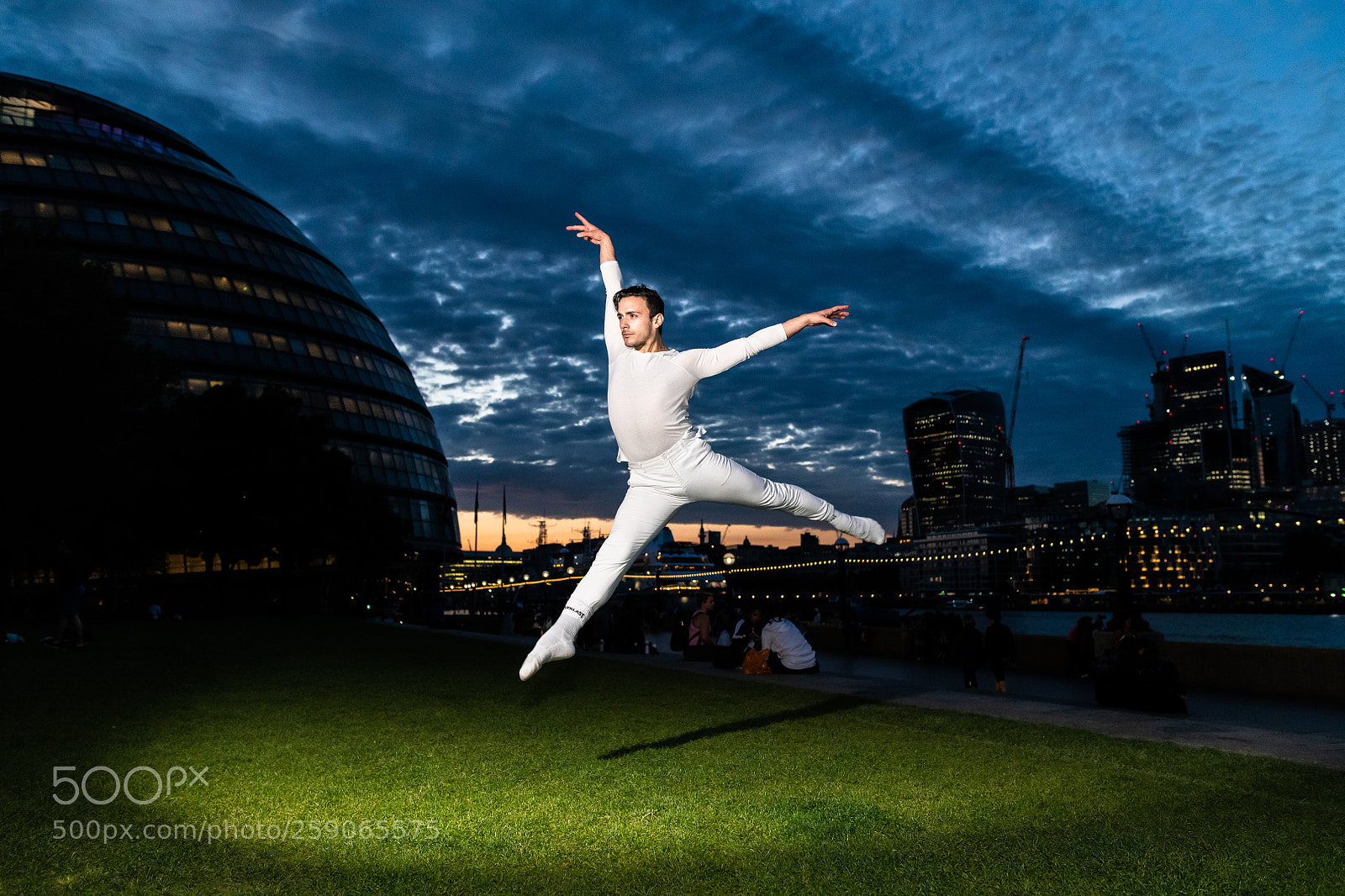 Nikon D850 sample photo. Dancing on the street photography