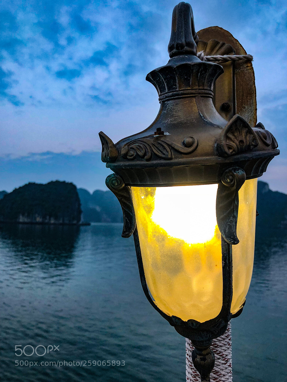 Apple iPhone X sample photo. Light photography