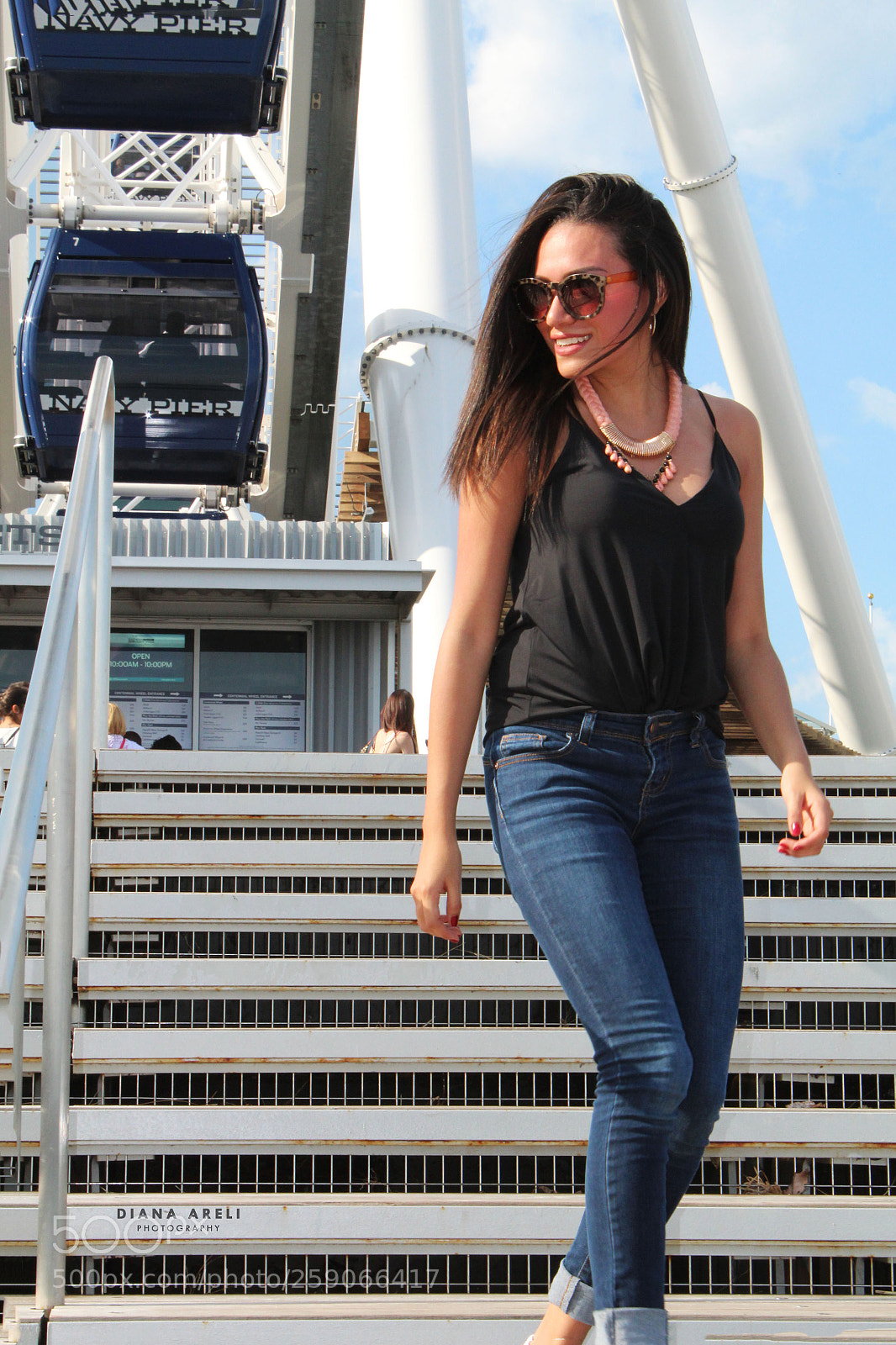 Canon EOS 1300D (EOS Rebel T6 / EOS Kiss X80) sample photo. Stairs at navy pier photography