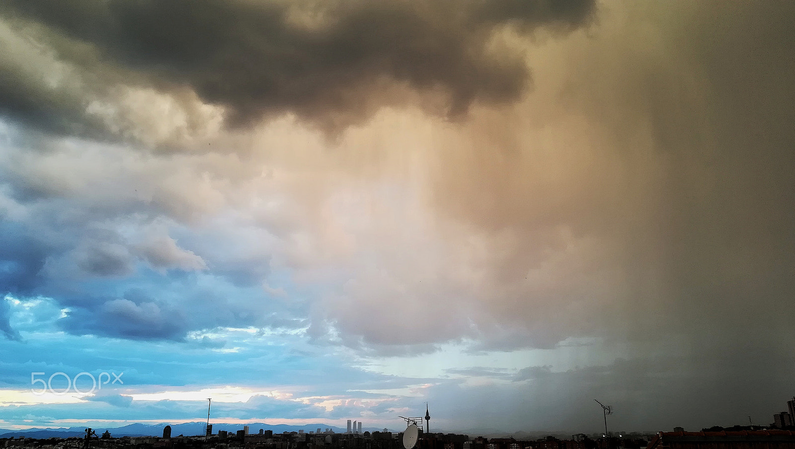 HUAWEI PRA-LX1 sample photo. Stormy skyline photography