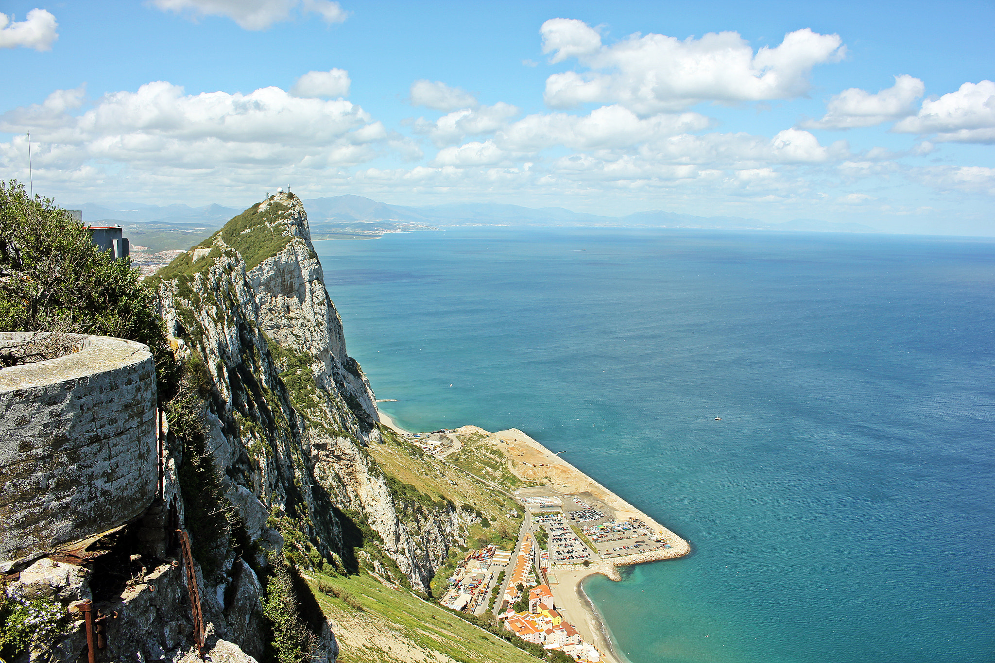 Canon EOS 550D (EOS Rebel T2i / EOS Kiss X4) sample photo. Top view from gibraltar photography