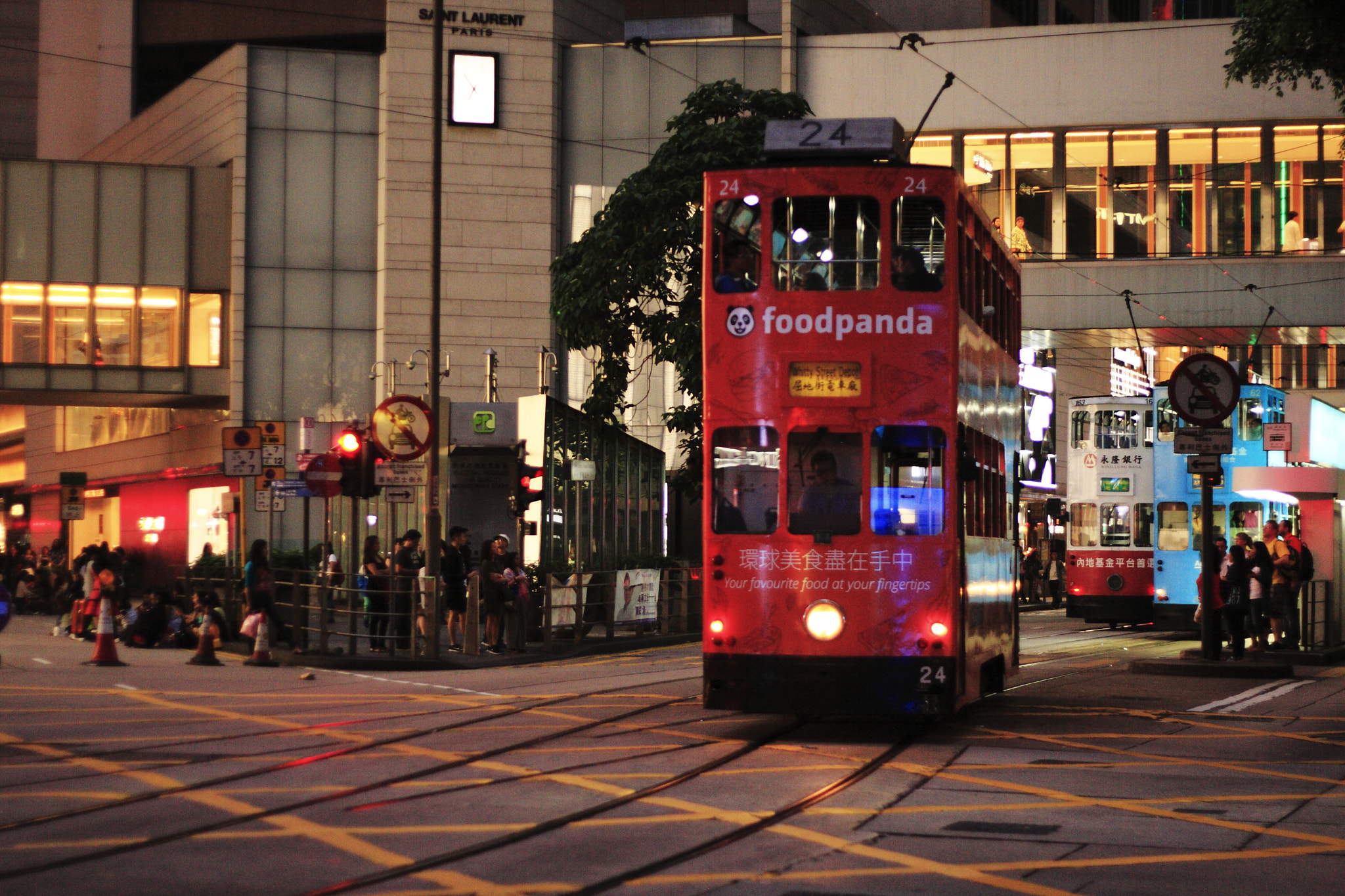 Canon EOS 40D + Canon EF 50mm F1.8 II sample photo. Ding ding in hong kong photography