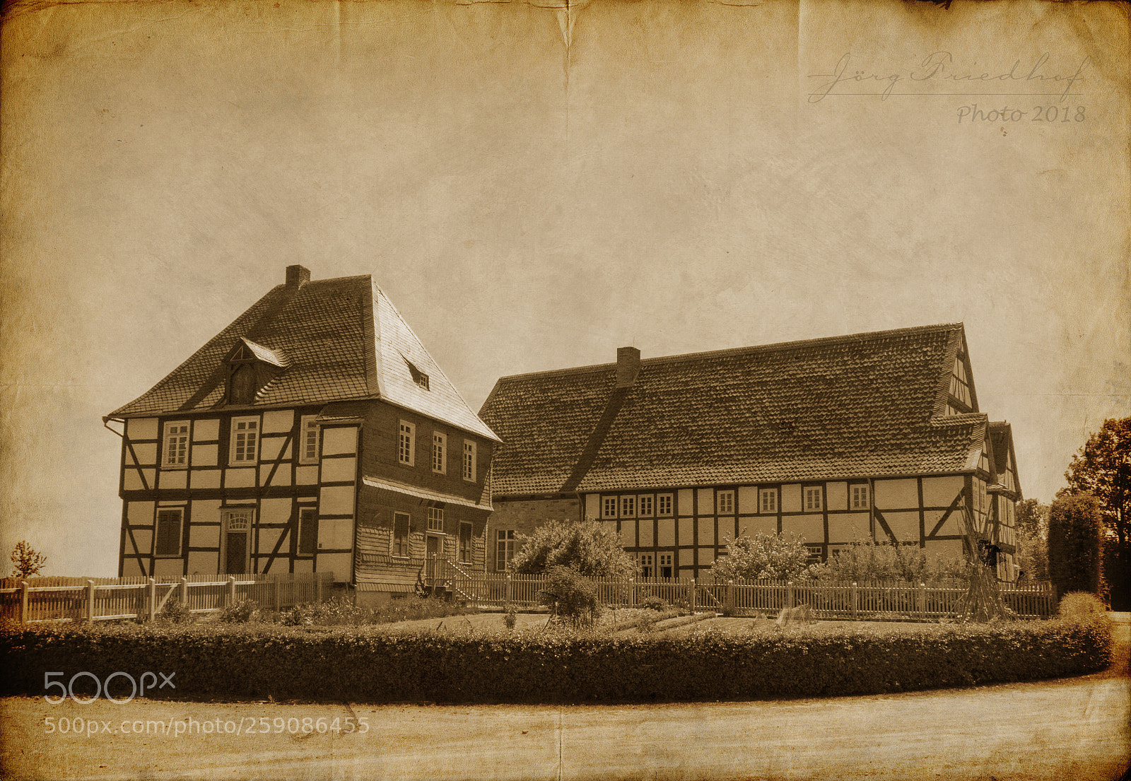 Canon EOS 700D (EOS Rebel T5i / EOS Kiss X7i) sample photo. Old remembrance photography