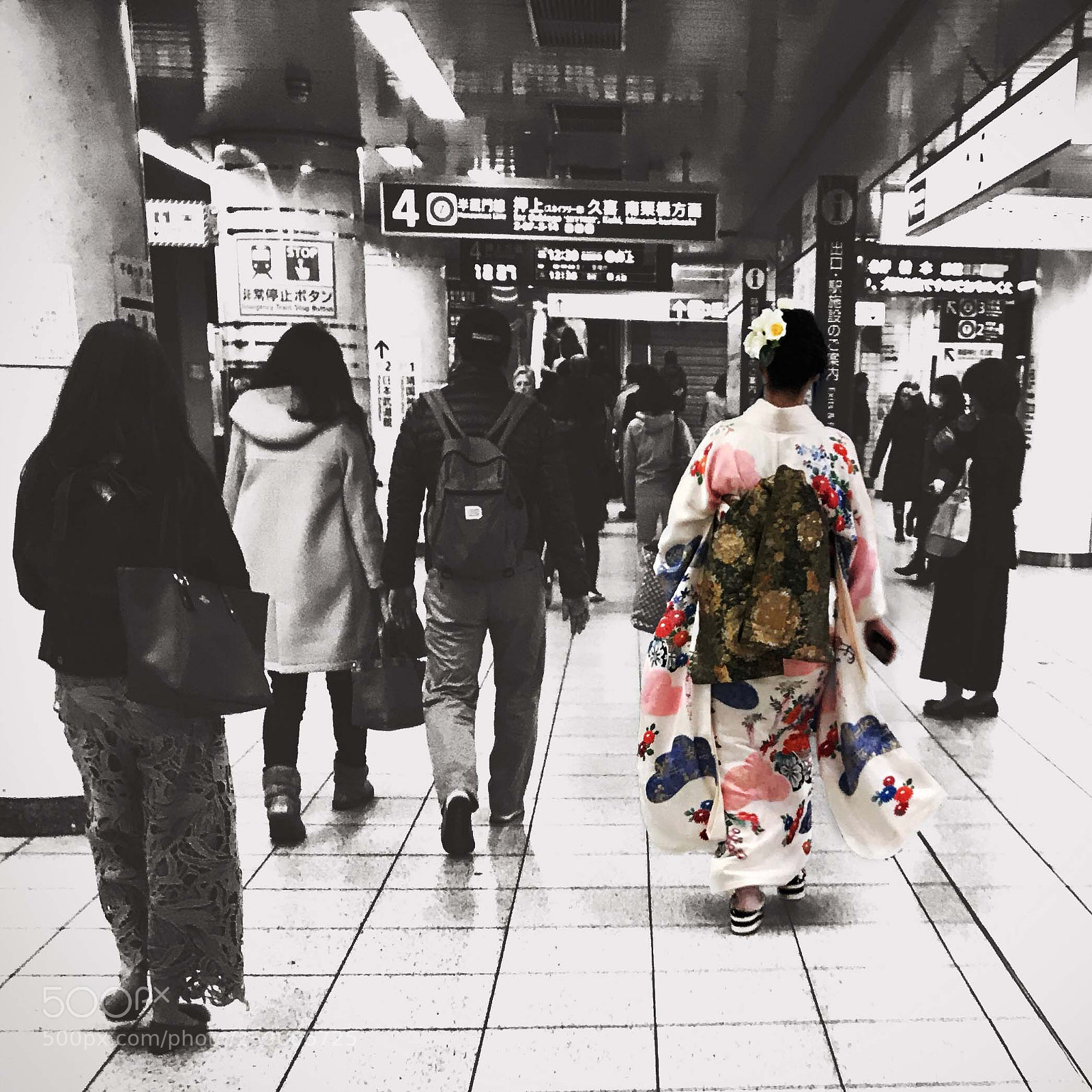 Apple iPhone 7 Plus sample photo. Kimono in the subway photography