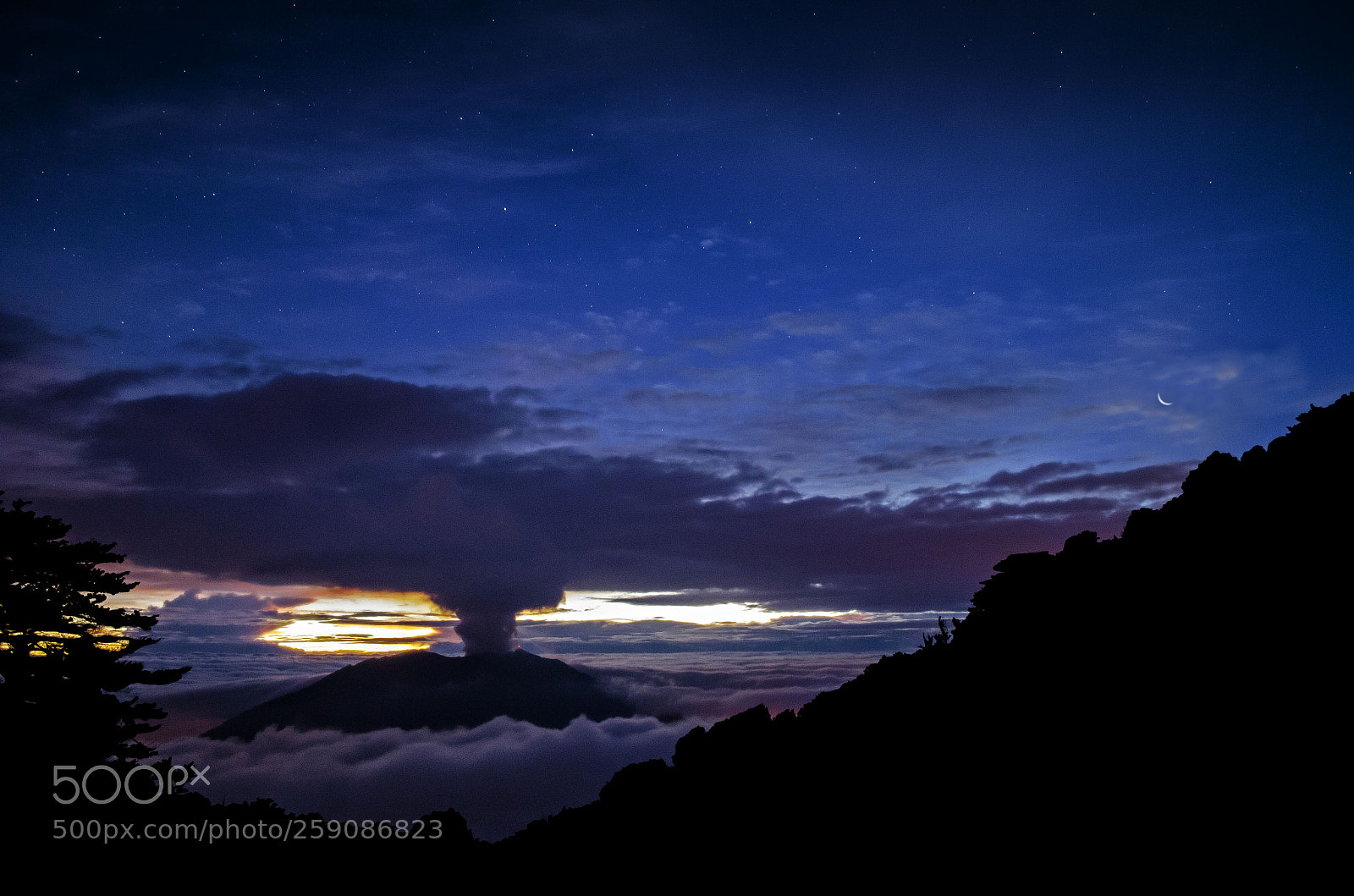 Nikon D5100 sample photo. Amanecer entre volcanes photography
