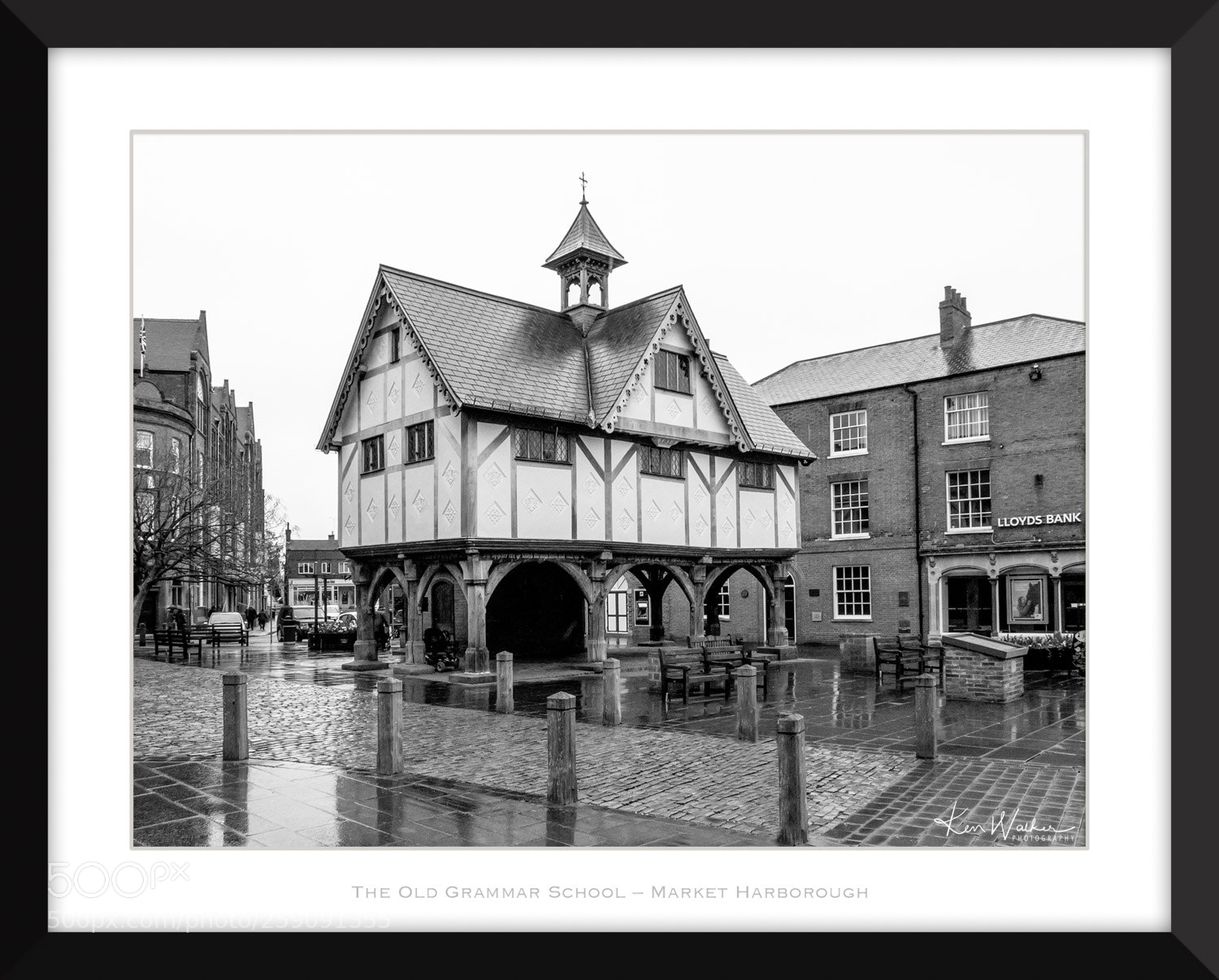 Fujifilm X10 sample photo. The old grammar school photography
