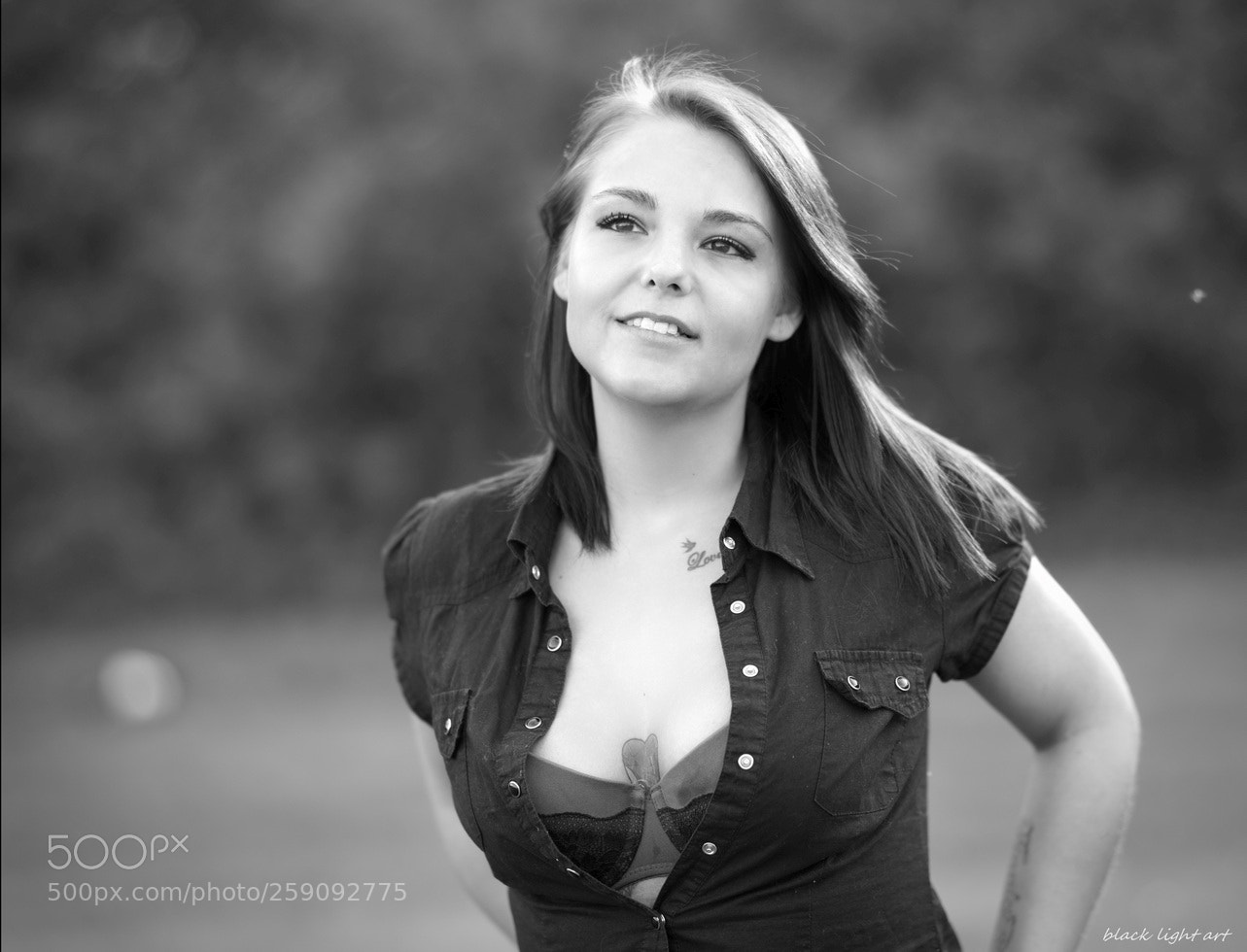 Pentax K-1 sample photo. Portrait of christin photography
