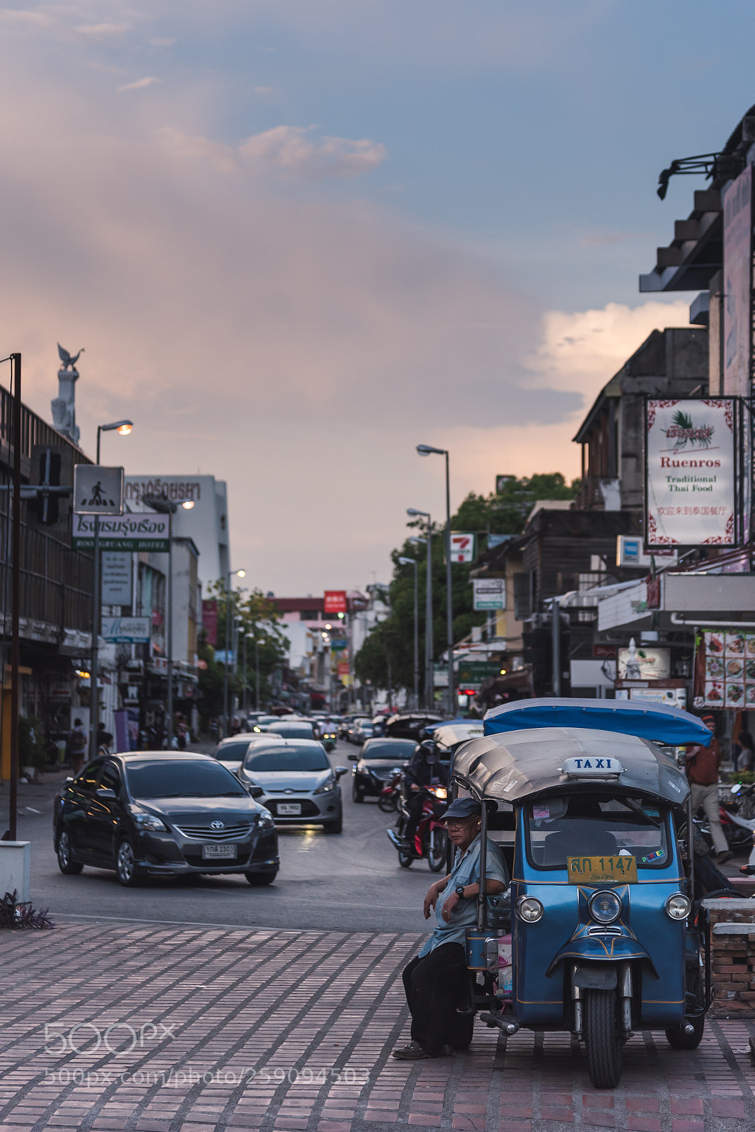 Nikon D750 sample photo. Thapae gate photography