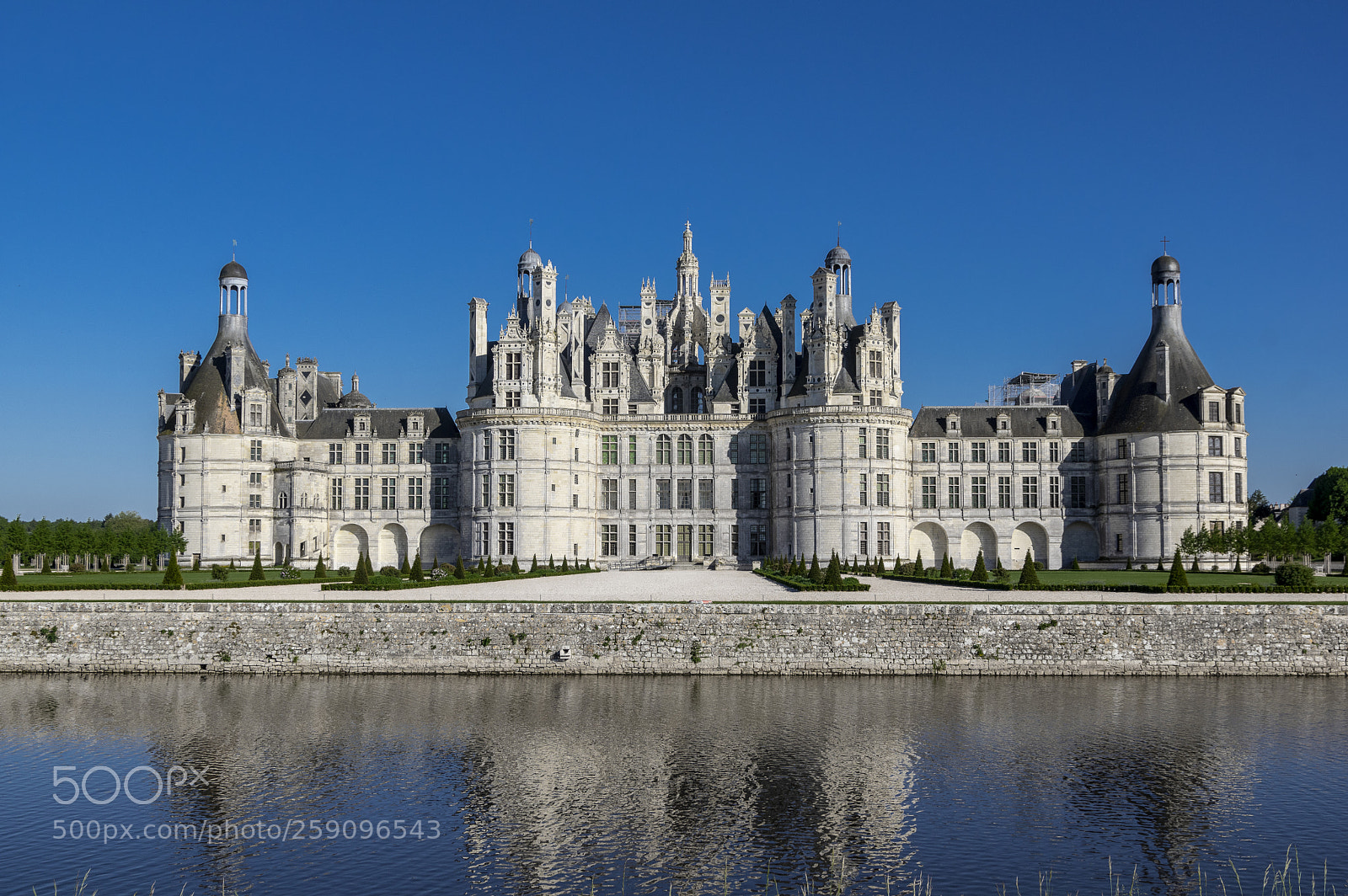 Pentax K-3 sample photo. Front of chambord castle photography
