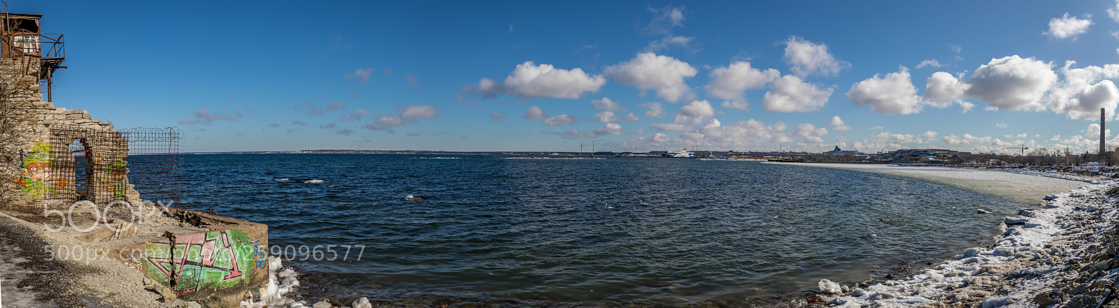 Canon EOS 5D Mark IV sample photo. Ice in the city photography