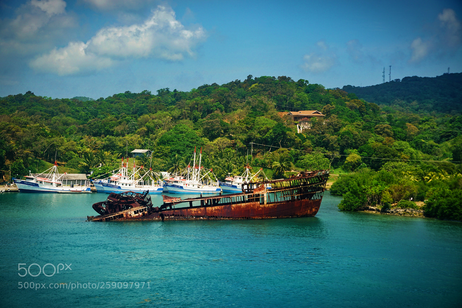 Sony a5100 sample photo. Shipwreck photography
