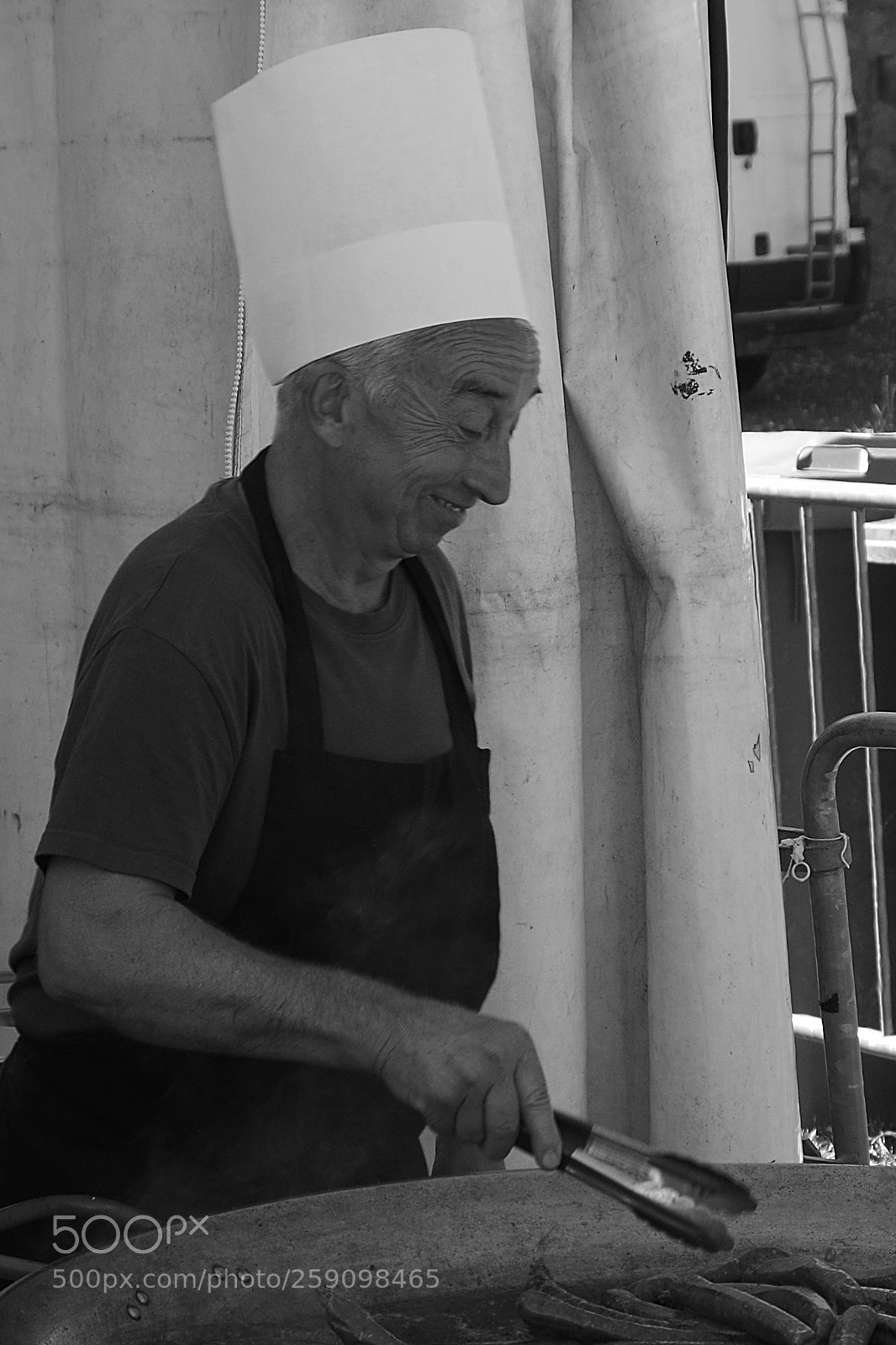 Pentax K-30 sample photo. The cook is happy . photography