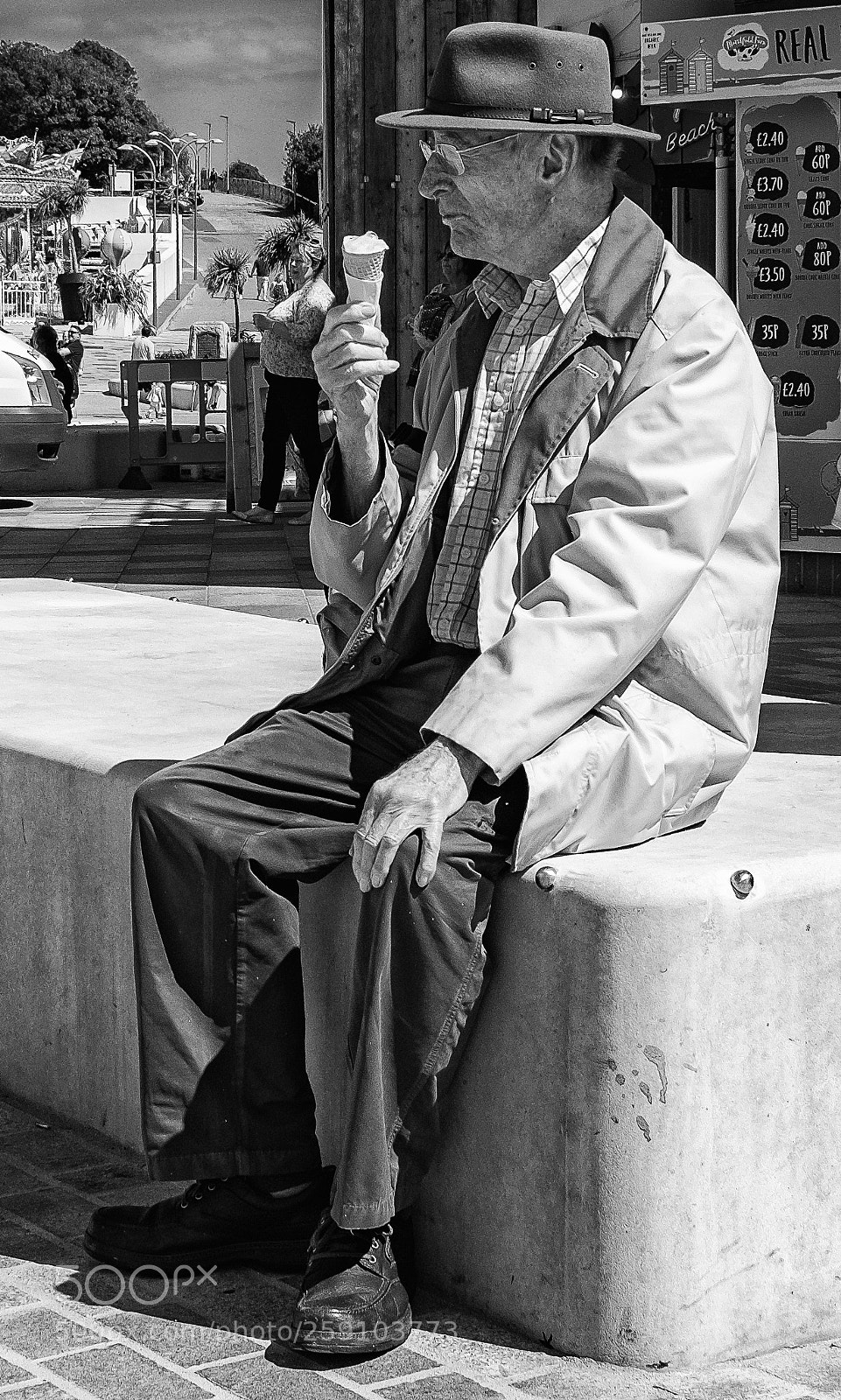 Fujifilm X100F sample photo. Ice cream at the photography