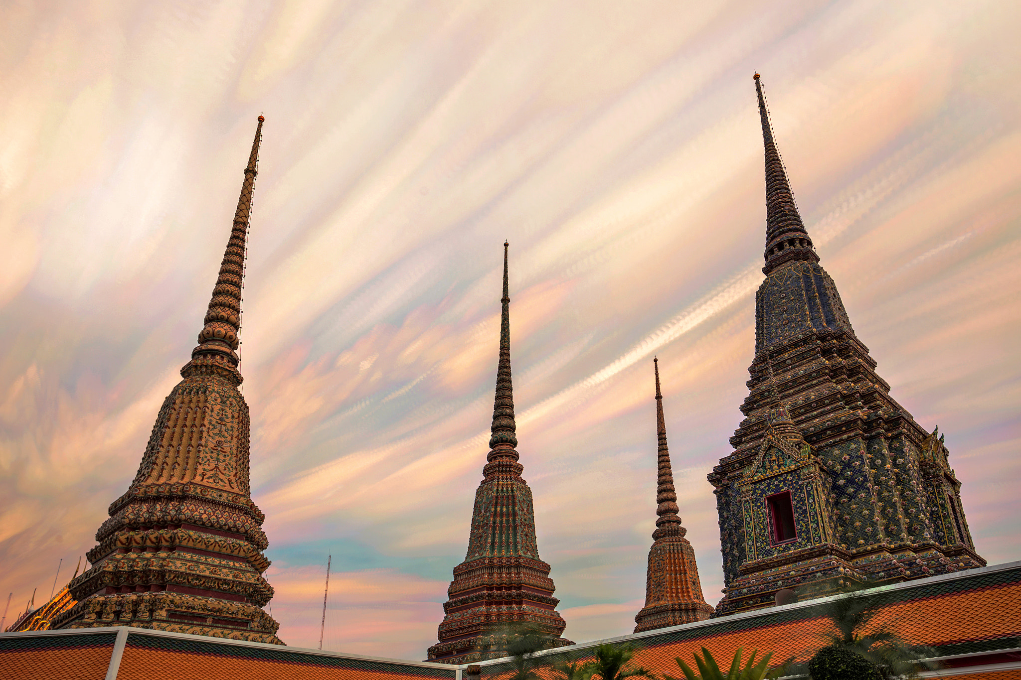 Phra Maha Chedi Si Rajakarn Sunset