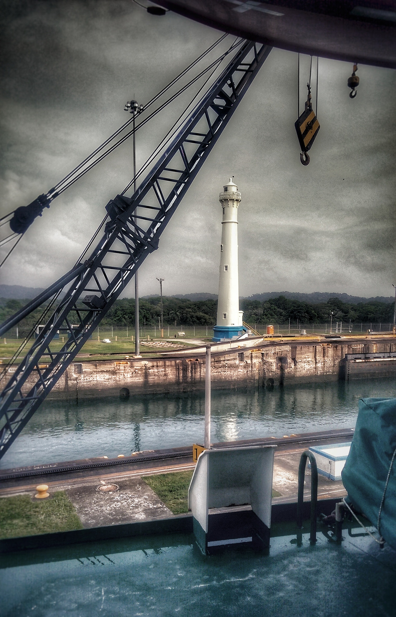 HTC ONE M8 sample photo. Panama canal transit photography