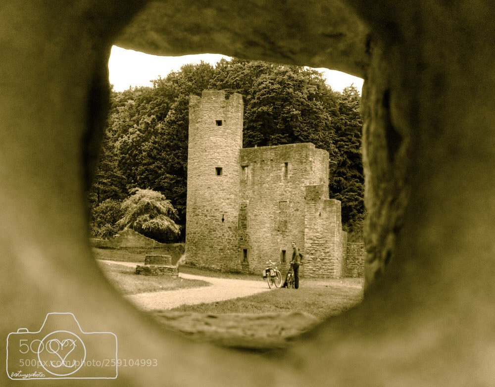 Olympus OM-D E-M10 II sample photo. Burgruine hardenstein photography