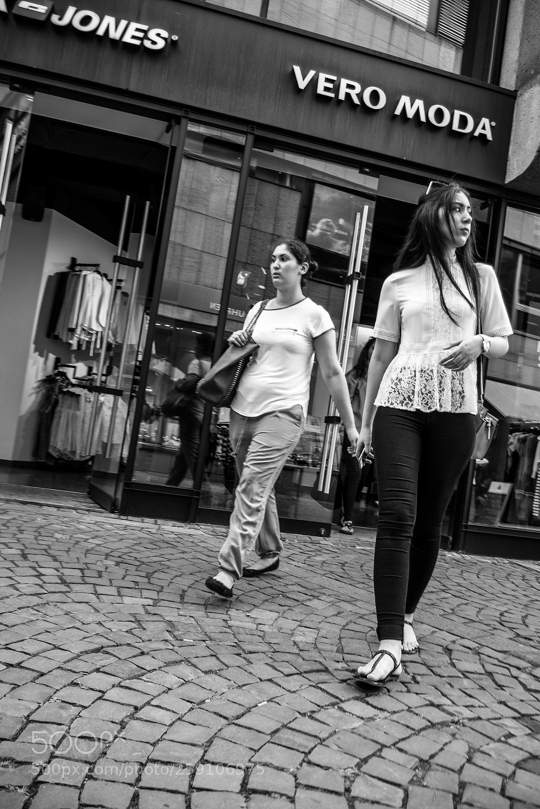 Panasonic Lumix DMC-GX7 sample photo. Hand in hand photography
