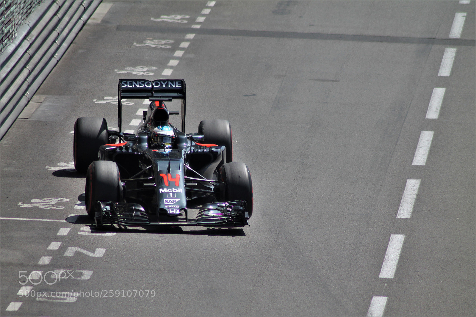 Canon EOS 1100D (EOS Rebel T3 / EOS Kiss X50) sample photo. Mclaren mp-40 fernando alonso photography