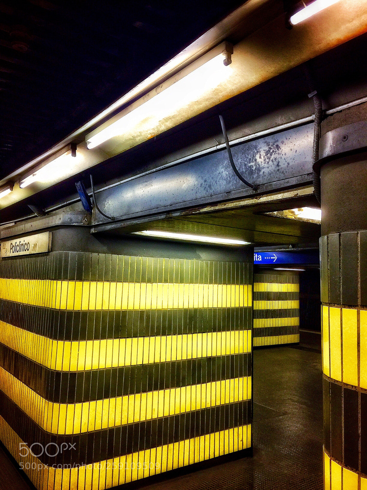 Apple iPhone 6 Plus sample photo. Metro b policlinico station photography